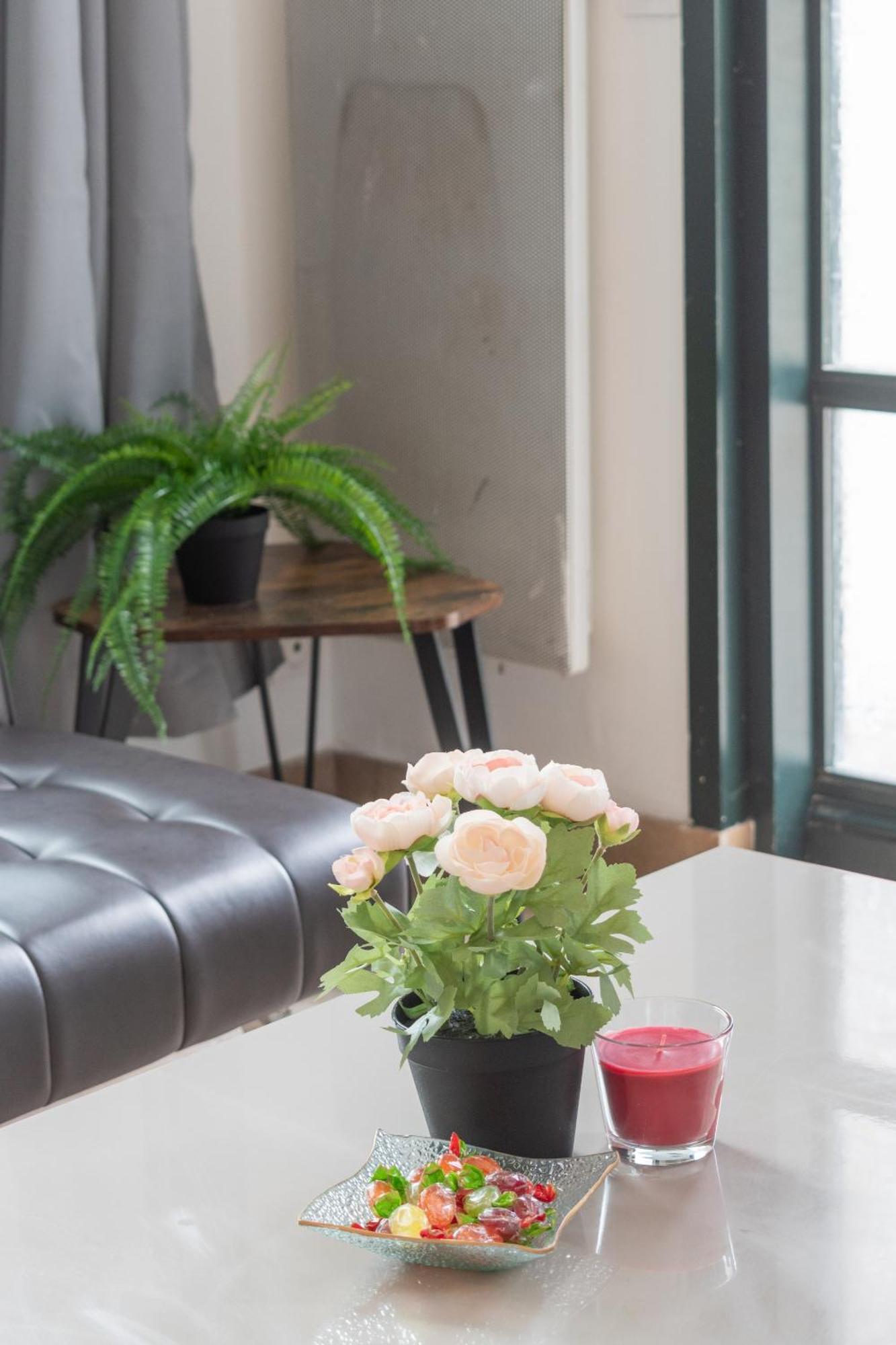 Le Hangar Fleuri Gagny Luaran gambar